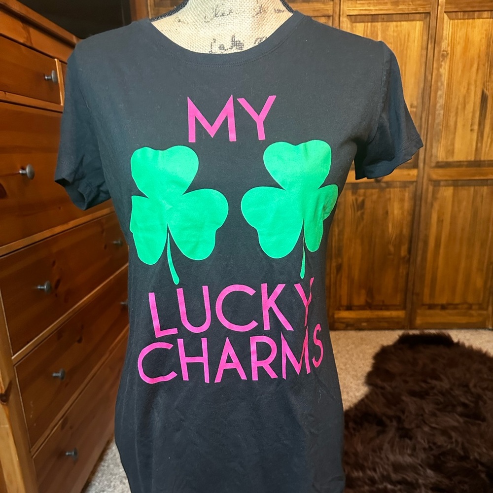 Size large St. Patrick’s day t